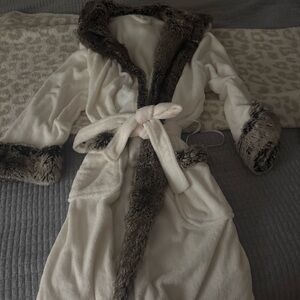 Pottery barn white fur robe